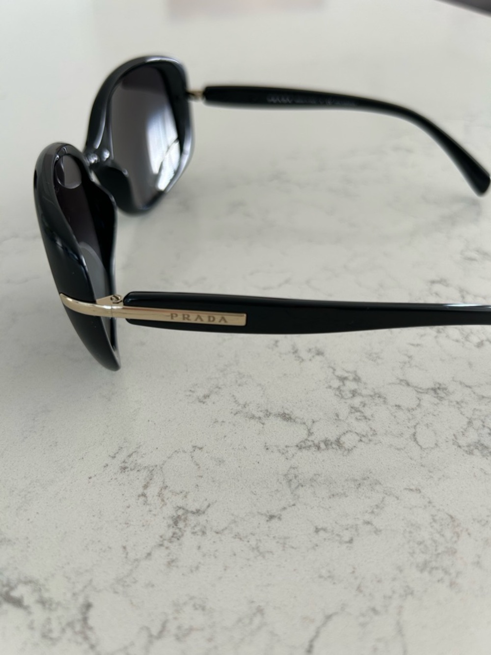 PRADA SPR 08O 1AB-5W1 BLACK W/GOLD METAL LOGO POLARIZED SUNGLASSES 57-17 130 - Picture 6 of 9